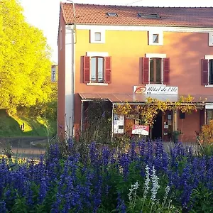 Hotel De L'île, Jumeaux